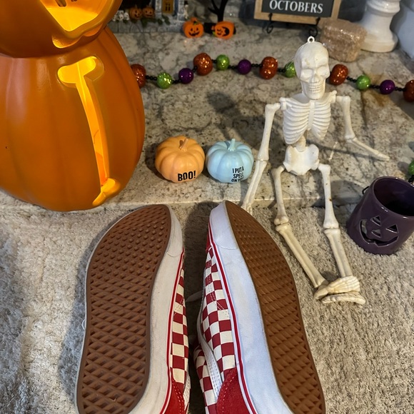 Red old school checkered suede style Vans - Picture 5 of 5
